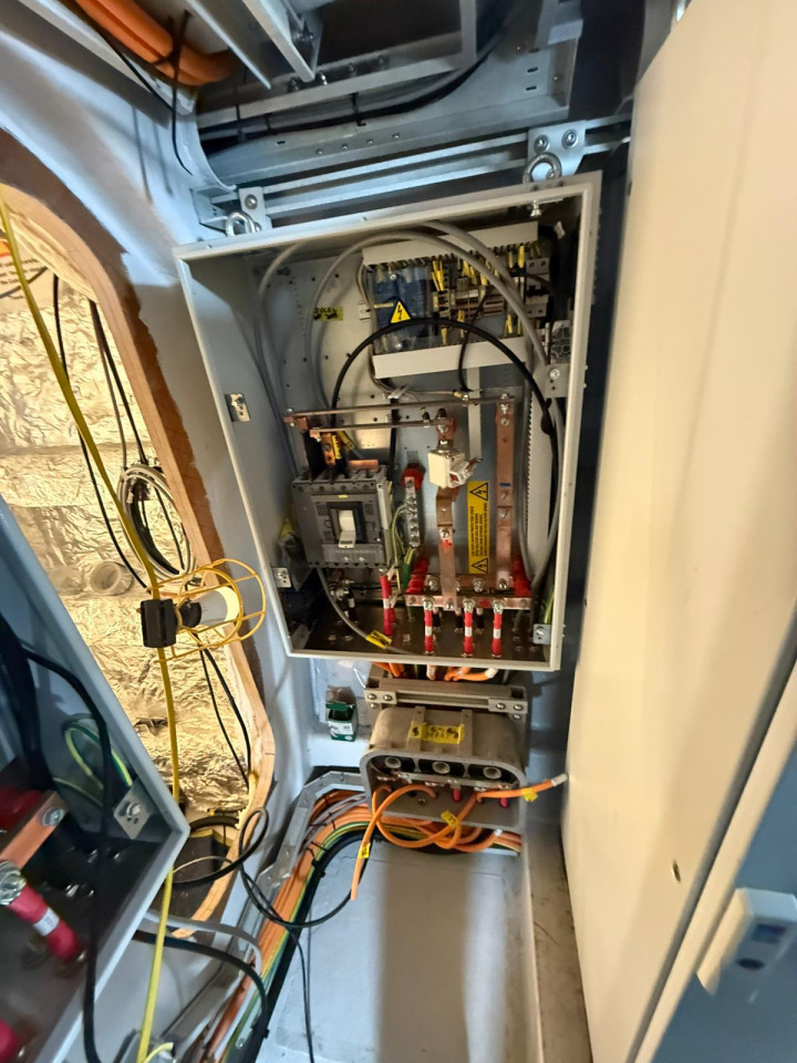 e-Ginny&rsquo;s internal electronic and control systems