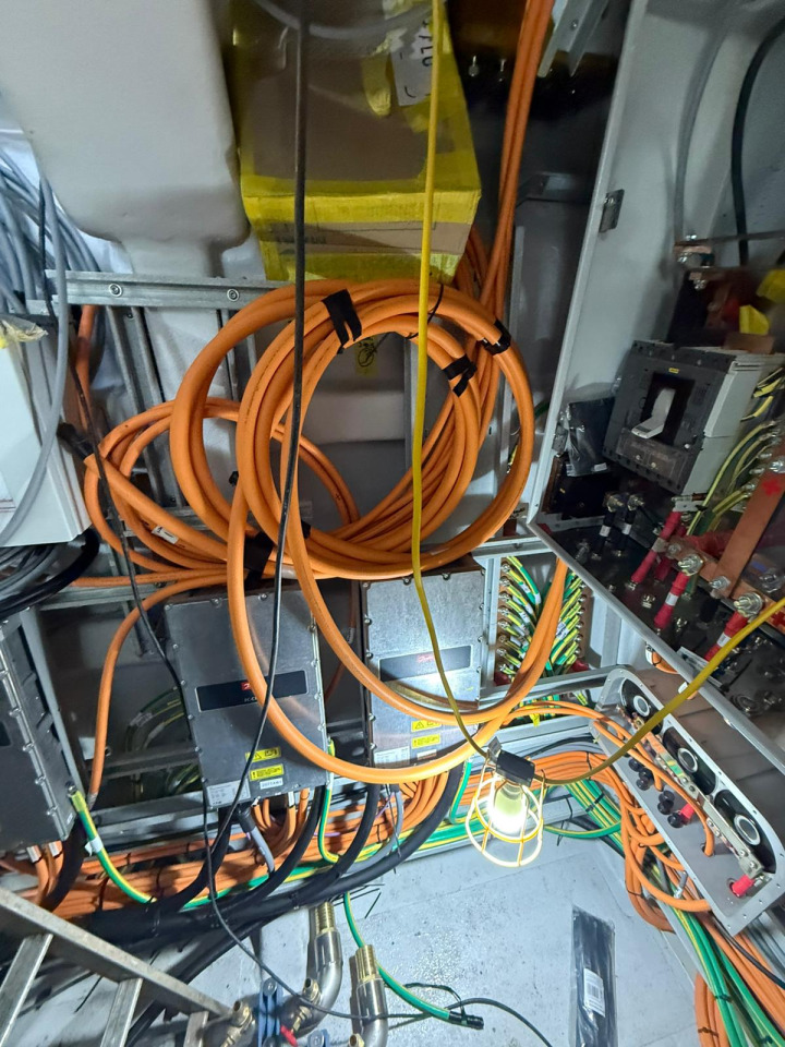 e-Ginny&rsquo;s internal electronic and control systems